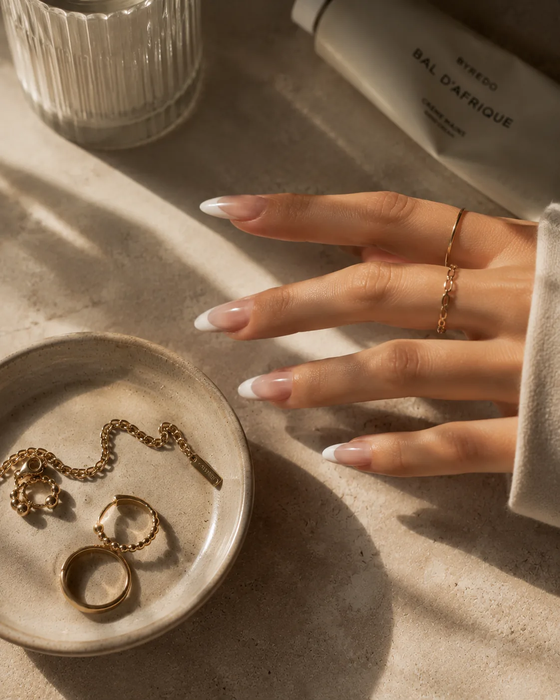 Nail art och finish-detaljer hos Aura Nails