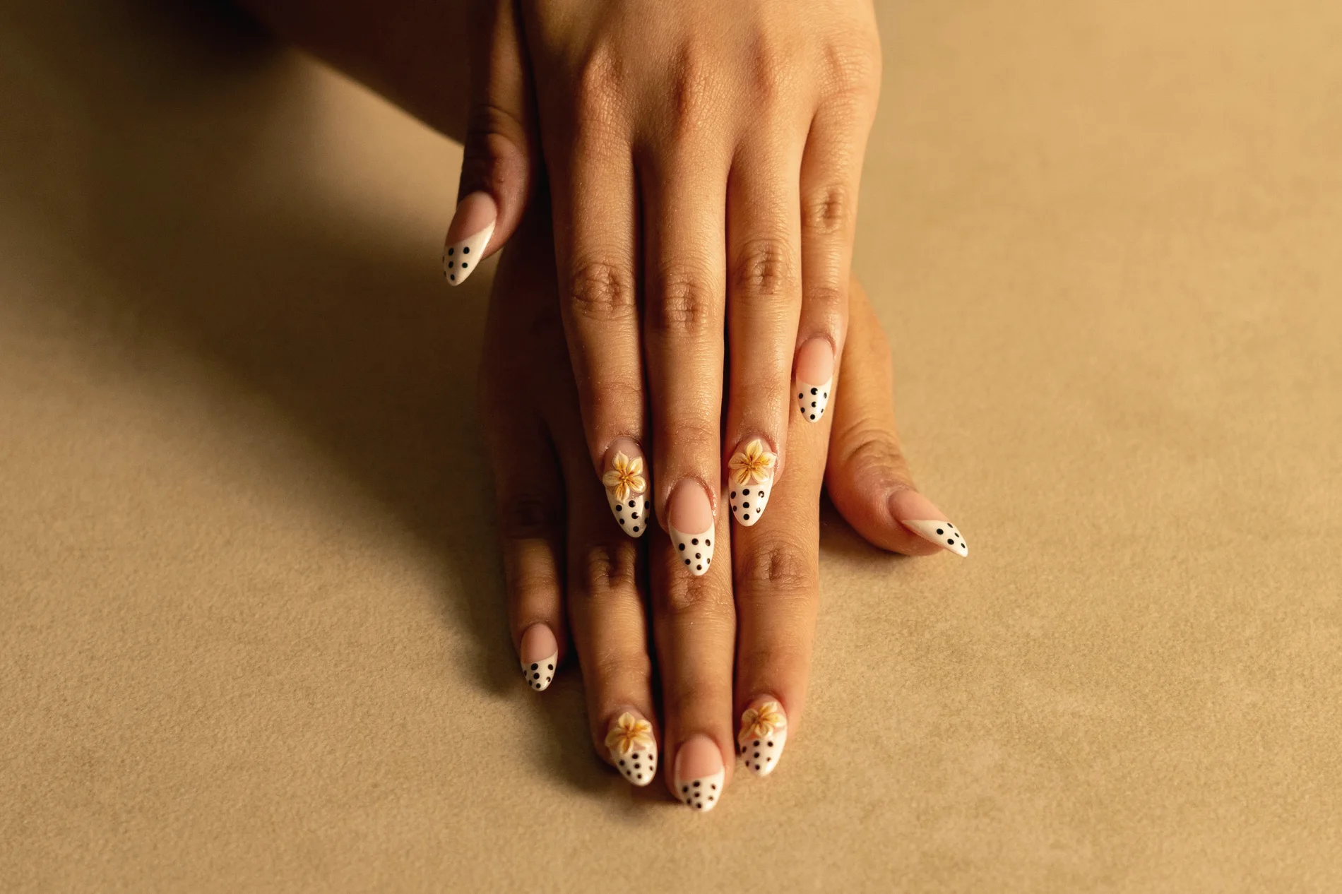 Nail art och design hos Aura Nails Göteborg